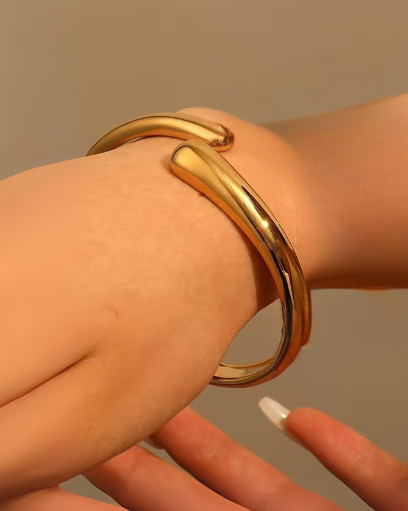 Golden Fluid Curve Open Bangle Bracelet
