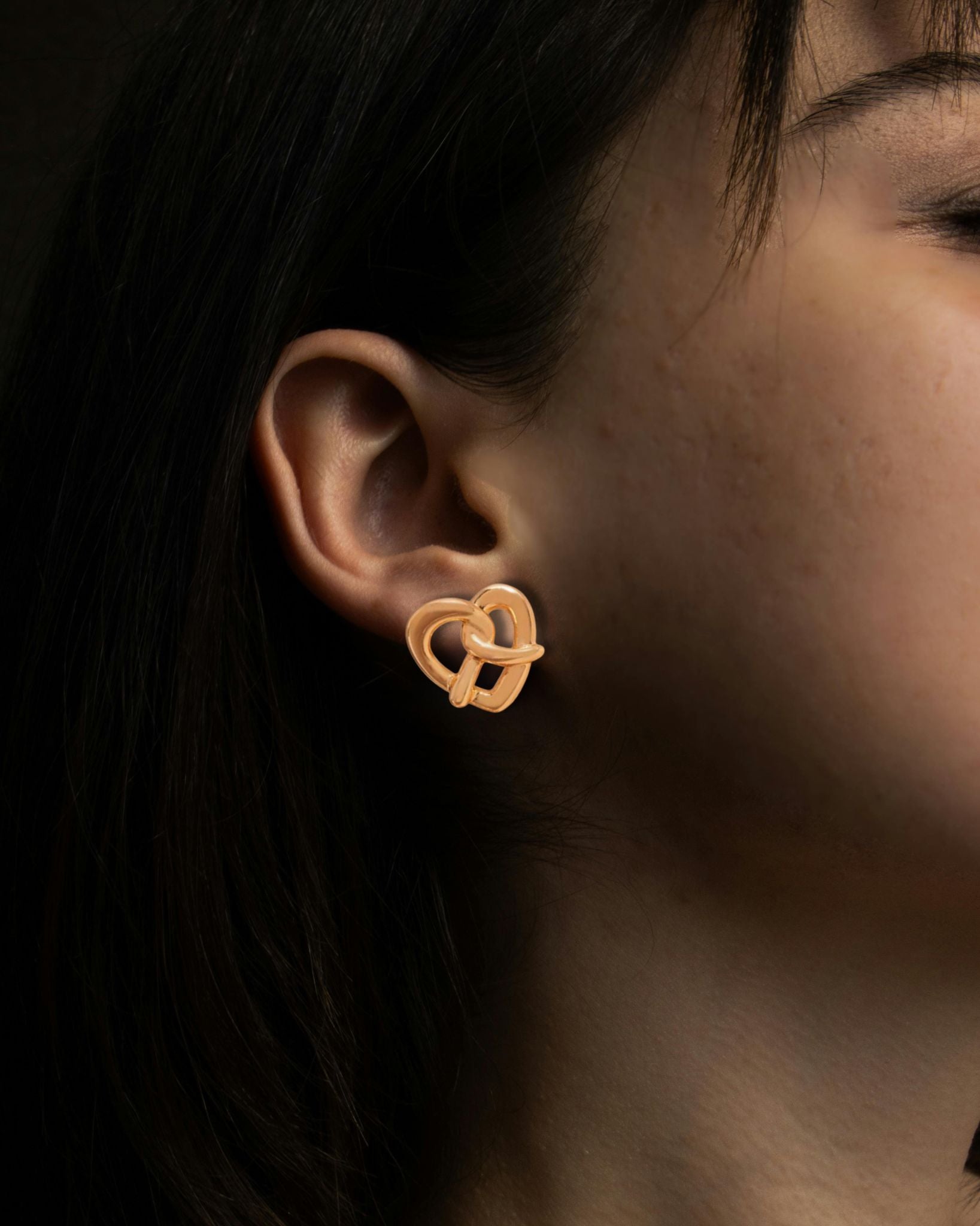 Charming Intertwined Heart Stud Earrings