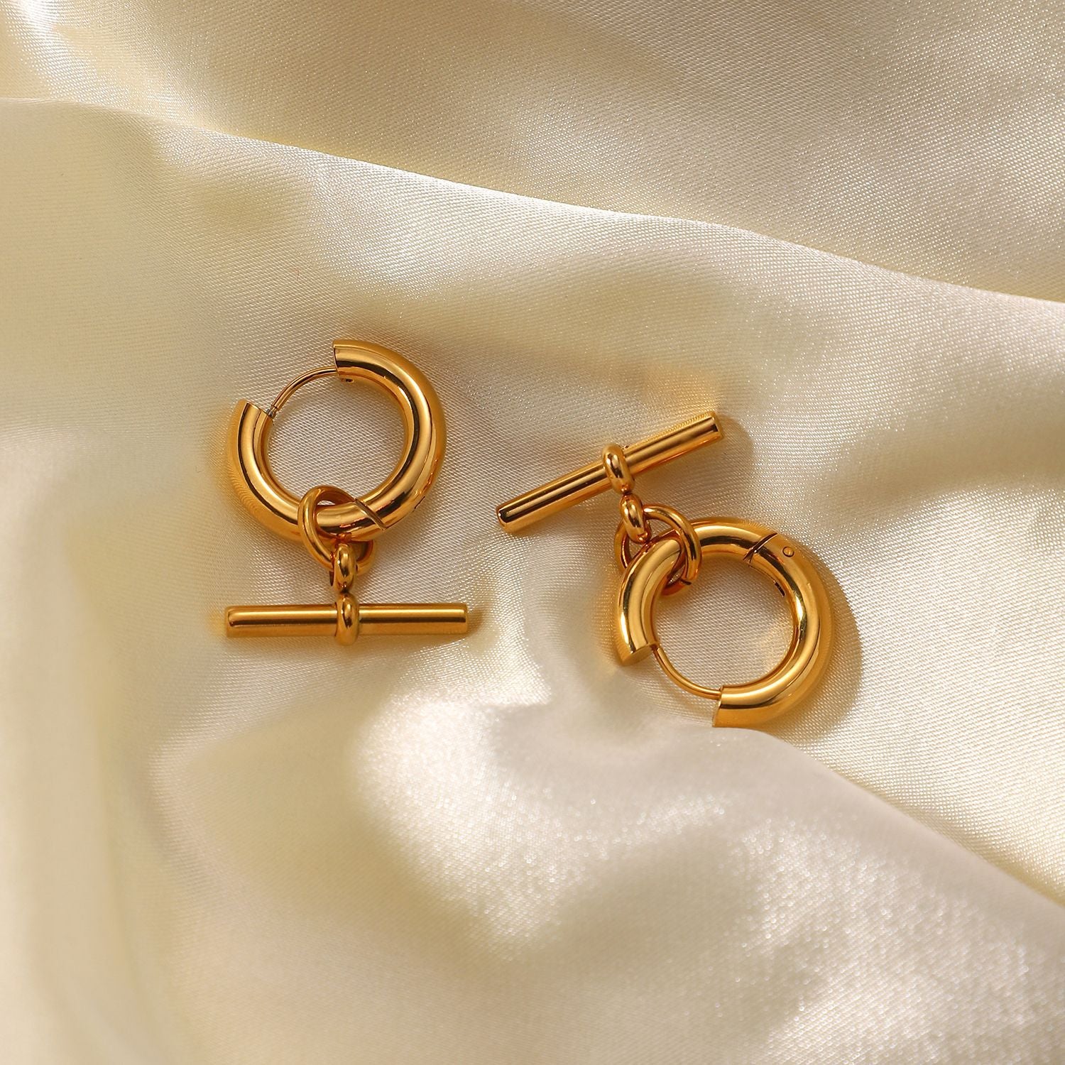 Chic T-Bar Hoop Earrings