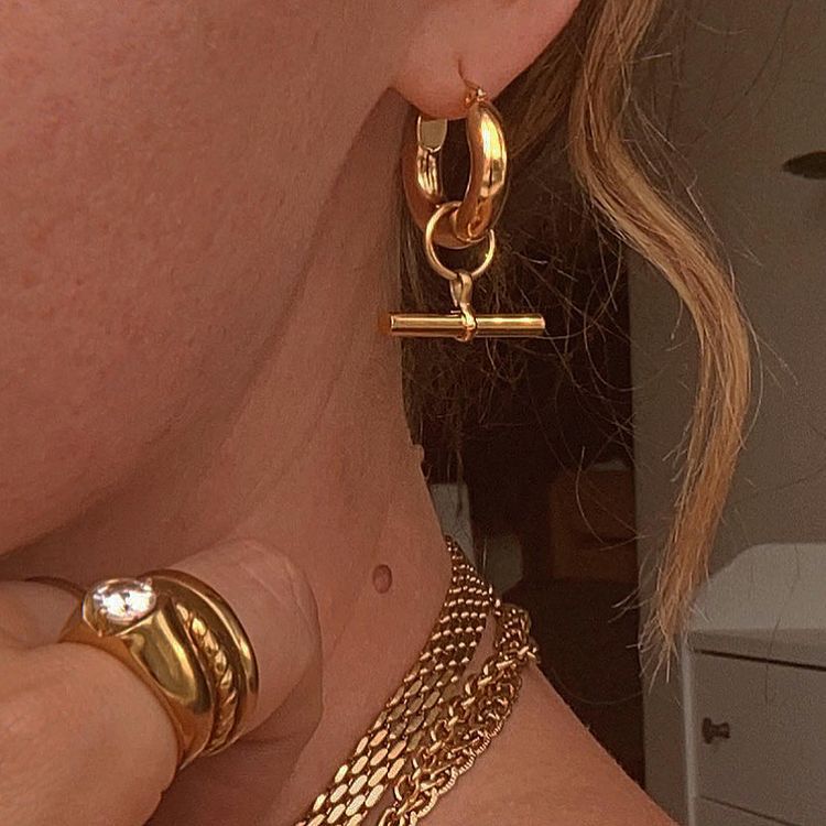 Chic T-Bar Hoop Earrings