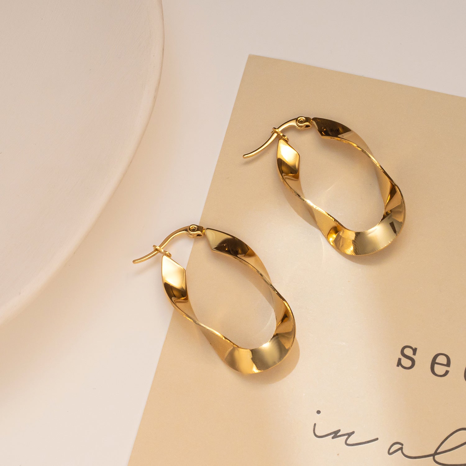 Glamorous Twisted Oval Hoop Earrings
