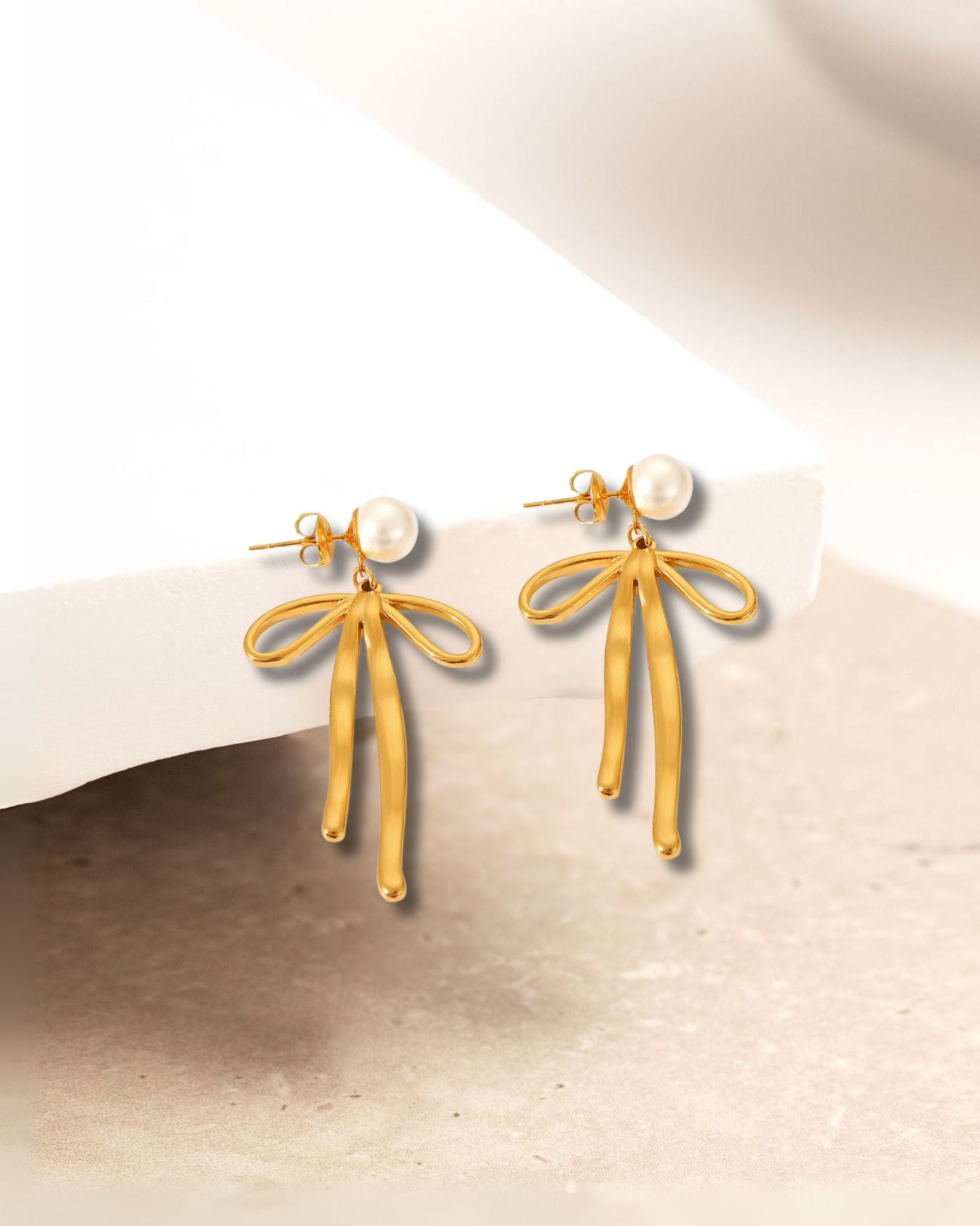 Golden Grandeur Pearl & Ribbon Earrings