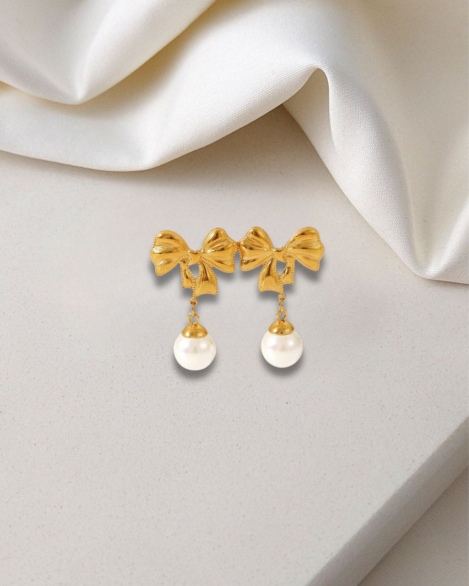 Golden Grandeur Textured Bow & Pearl Earrings
