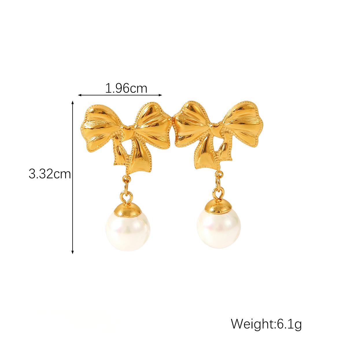 Golden Grandeur Textured Bow & Pearl Earrings
