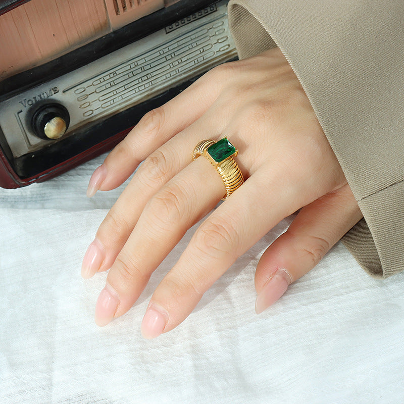 Regal Ribbed Emerald Green Statement Ring